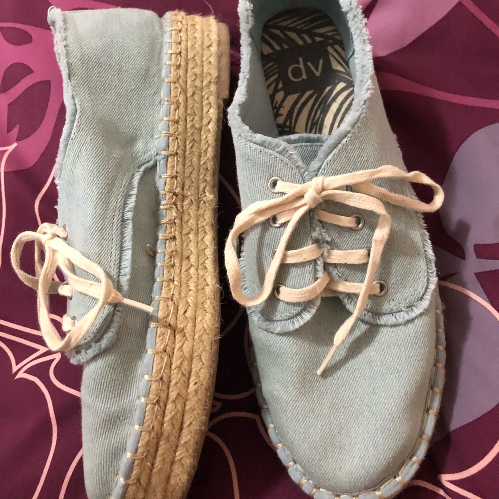 Casual shoes